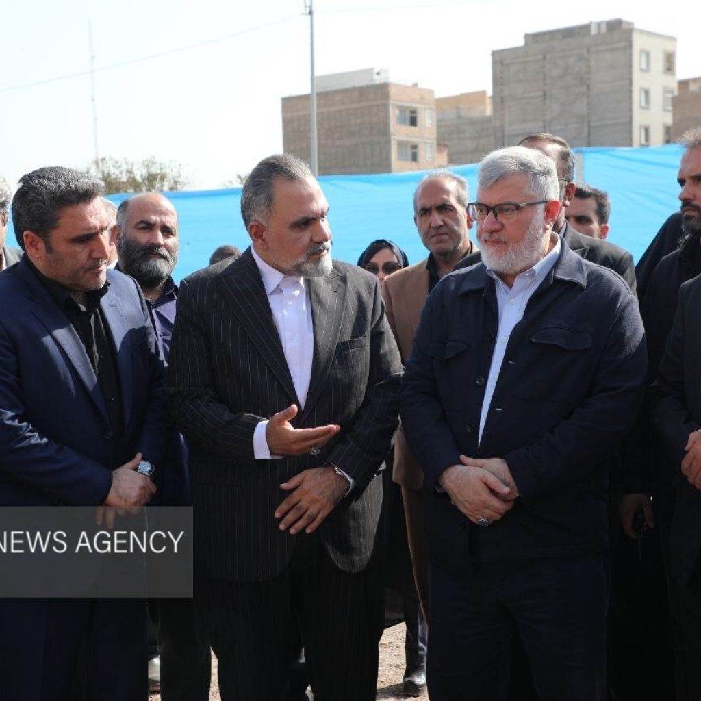 کلنگ مدرسه ۹ کلاسه فرون آباد با ۲۰ میلیارد تومان اعتبار به زمین خورد
